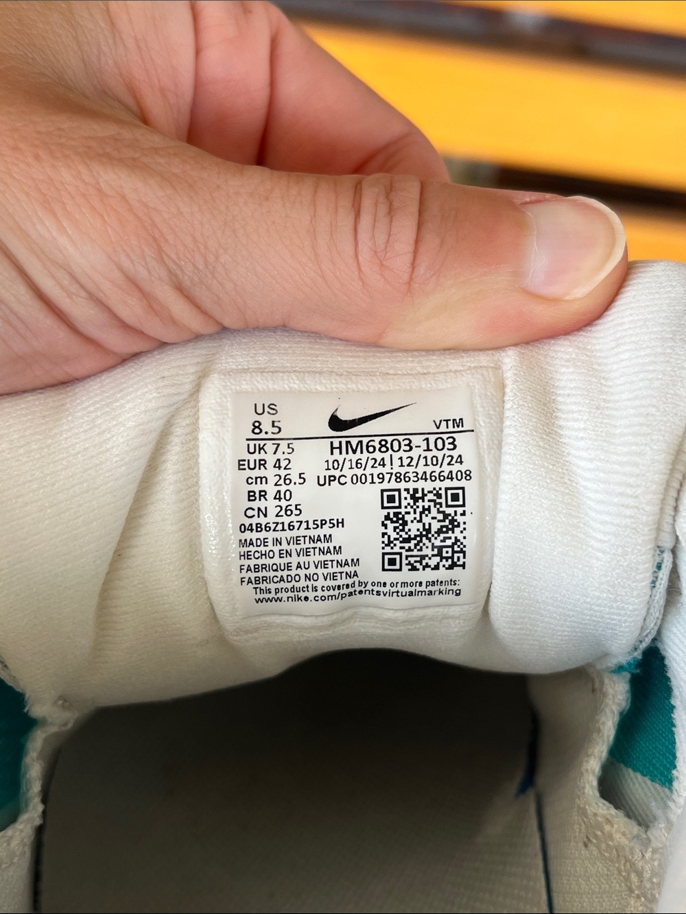Nike ZoomX Running Shoes - Picture 9 of 9